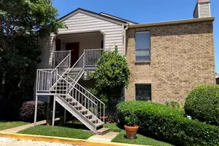 2025 Augusta Dr, Houston, TX 77057 - Photo 1