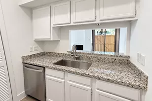 2025 Augusta Dr, Houston, TX 77057 - Photo 18