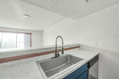 2818 S Bartell Drive #33, Houston, TX 77054 - Photo 6