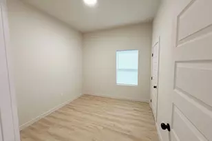 326 Clearwater St, Houston, TX 77029 - Photo 8