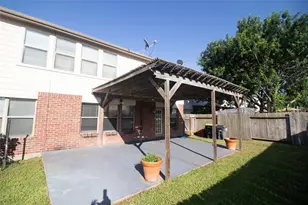 2202 Crossmill Ln, Katy, TX 77450 - Photo 2