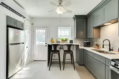 4417 Avenue R, Galveston, TX 77550 - Photo 4