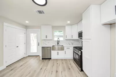 8068 Elrod Street, Houston, TX 77017 - Photo 10