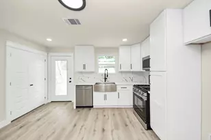 8068 Elrod St, Houston, TX 77017 - Photo 10