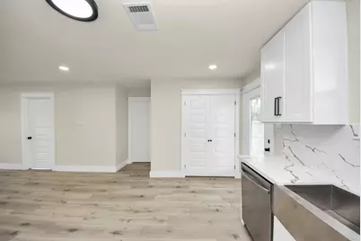 8068 Elrod Street, Houston, TX 77017 - Photo 12