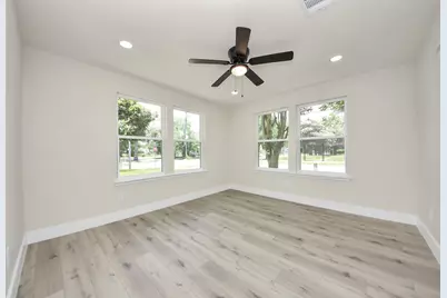 8068 Elrod Street, Houston, TX 77017 - Photo 2
