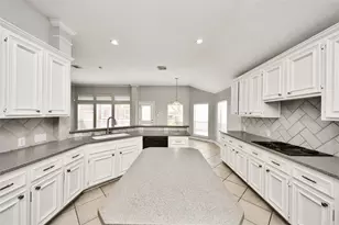 2622 Stonebury Ln, Sugar Land, TX 77479 - Photo 16