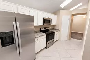 13007 Stancliff Oaks St, Sugar Land, TX 77478 - Photo 6