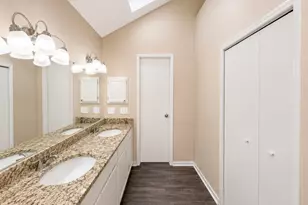 13007 Stancliff Oaks St, Sugar Land, TX 77478 - Photo 16