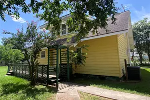 222 N 1st, Wallis, TX 77485 - Photo 36