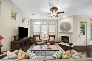 1517 Dyer Lake Ln, Houston, TX 77008 - Photo 2
