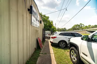 12969 W Hardy Road, Houston, TX 77037 - Photo 16