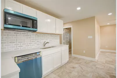2306 19th Avenue N, Texas City, TX 77590 - Photo 8