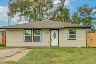 2306 19th Ave N, Texas City, TX 77590 - Photo 1