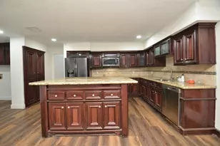 5519 Irish Hill Dr, Houston, TX 77053 - Photo 2