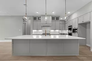 28318 Woodland Crk Ct, Spring, TX 77386 - Photo 2