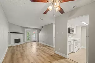 9552 Windswept Ln, Houston, TX 77063 - Photo 8
