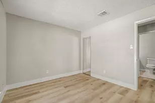 9552 Windswept Ln, Houston, TX 77063 - Photo 32