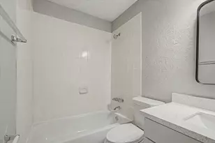 9552 Windswept Ln, Houston, TX 77063 - Photo 18