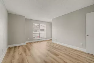 9552 Windswept Ln, Houston, TX 77063 - Photo 22