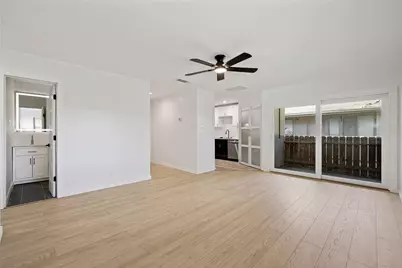 909 Silber Road #11, Houston, TX 77024 - Photo 4