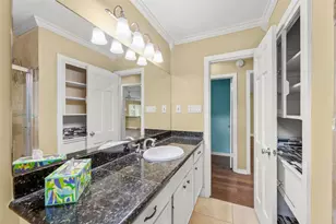 7722 Richmond Ave, Houston, TX 77063 - Photo 18