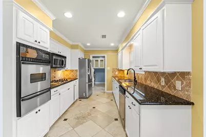 7722 Richmond Avenue, Houston, TX 77063 - Photo 12