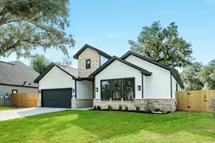 249 Montclaire Dr, West Columbia, TX 77486 - Photo 2