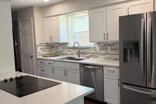29104 Driftwood Ln, Shenandoah, TX 77381 - Photo 2