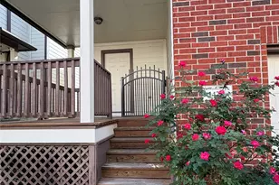 1424 W 24th St, Houston, TX 77008 - Photo 2