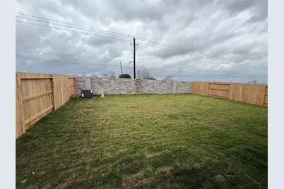 3130 Emerald Hills Drive, Angleton, TX 77515 - Photo 16