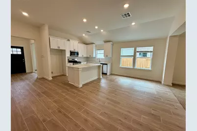 3130 Emerald Hills Drive, Angleton, TX 77515 - Photo 4