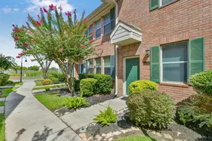 2121 Kemah Village Dr, Kemah, TX 77565 - Photo 2