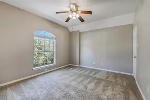 62 N Goldenvine Cir, The Woodlands, TX 77382 - Photo 30