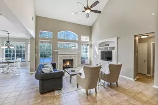 62 N Goldenvine Cir, The Woodlands, TX 77382 - Photo 10