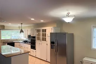 9602 Val Verde St, Houston, TX 77063 - Photo 10