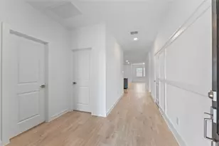 4719 Bay Vista Dr, Baytown, TX 77523 - Photo 2