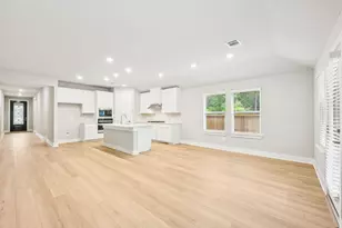 2010 Bluff Oak Ct, Conroe, TX 77304 - Photo 6