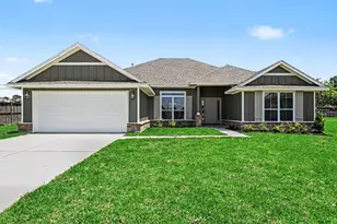 10 Greystone Ct, Angleton, TX 77515 - Photo 2