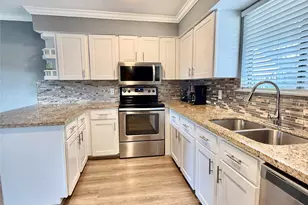 10075 Westpark Dr, Houston, TX 77042 - Photo 6