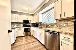 10075 Westpark Dr, Houston, TX 77042 - Photo 4