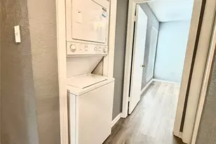 10075 Westpark Dr, Houston, TX 77042 - Photo 26