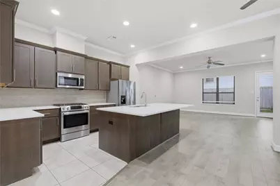 6011 Truro Street #B, Houston, TX 77007 - Photo 8