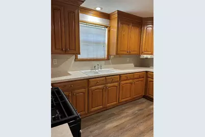 307 Hafer Street, Baytown, TX 77520 - Photo 2