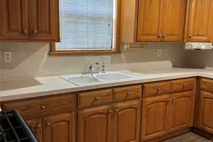 307 Hafer St, Baytown, TX 77520 - Photo 2