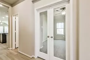 558 Sand Branch, Conroe, TX 77304 - Photo 14