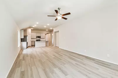 558 Sand Branch, Conroe, TX 77304 - Photo 6