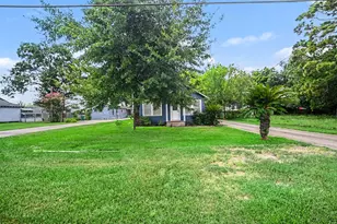 4810 Holly Ave, Pasadena, TX 77503 - Photo 2