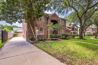 4814 Dixie Court, Sugar Land, TX 77478 - Photo 4
