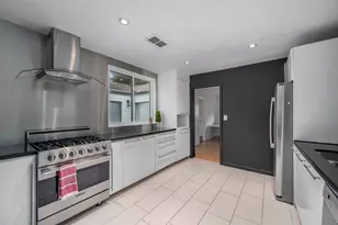 3106 Salem Ct, Sugar Land, TX 77478 - Photo 2